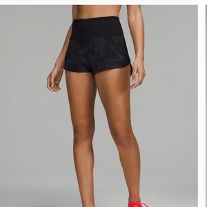 lululemon speed up shorts high rise 2.5 camo